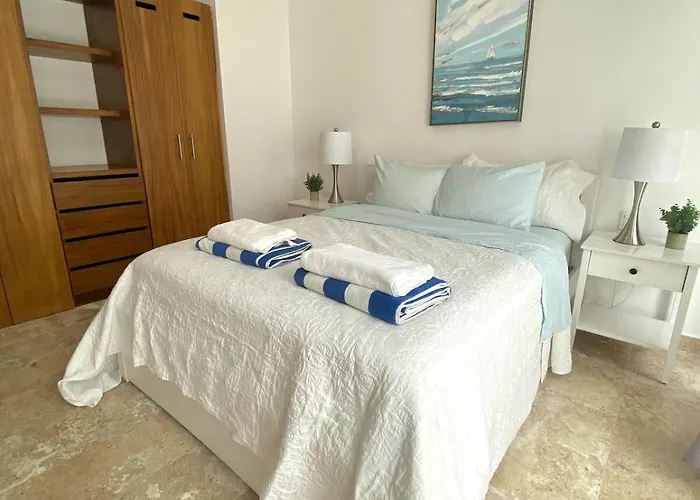 Amazing New Comfy Steps From The Puerto Morelos